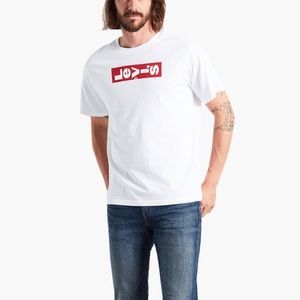 Levi’s | White T-Shirt